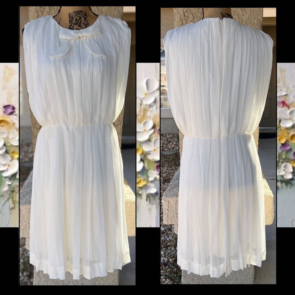 Modcloth The Pleat-est Things Sleeveless Mini Dress Size M - Picture 6 of 11